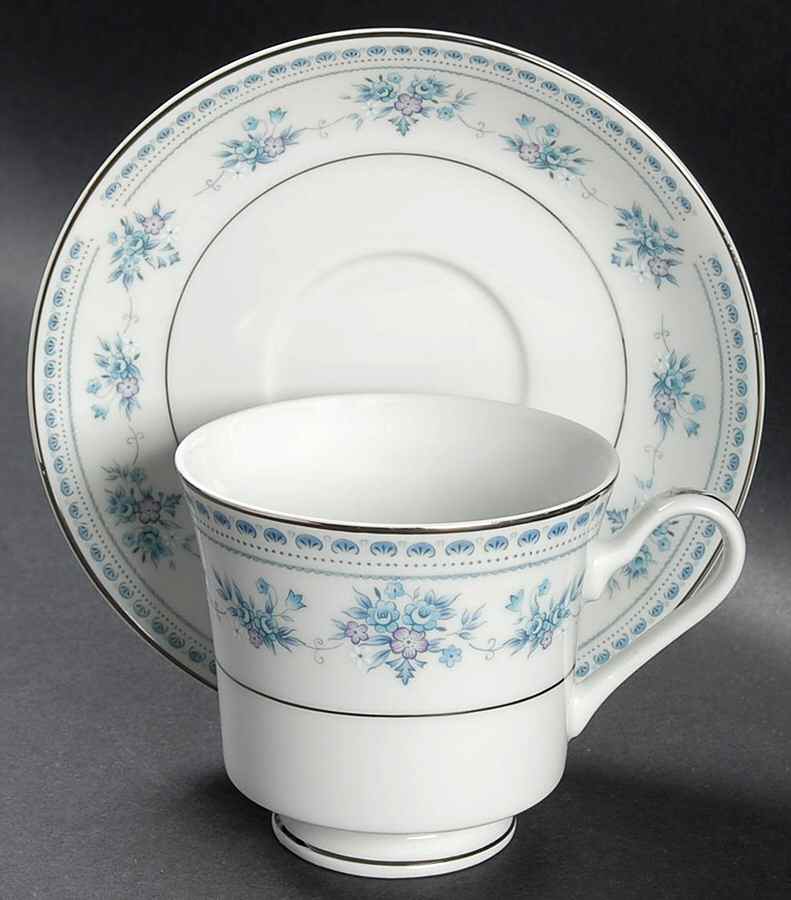 Blue Dawn Footed Cup & Saucer Set by Seizan-1