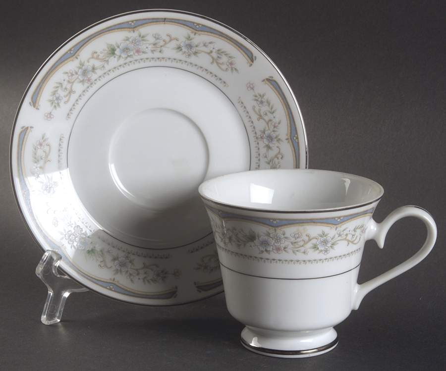 Lakeside Footed Cup & Saucer Set by Seizan-1