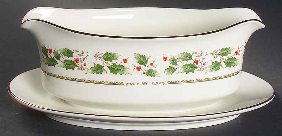 Noel Gravy Boat with Attached Underplate by Seizan-1