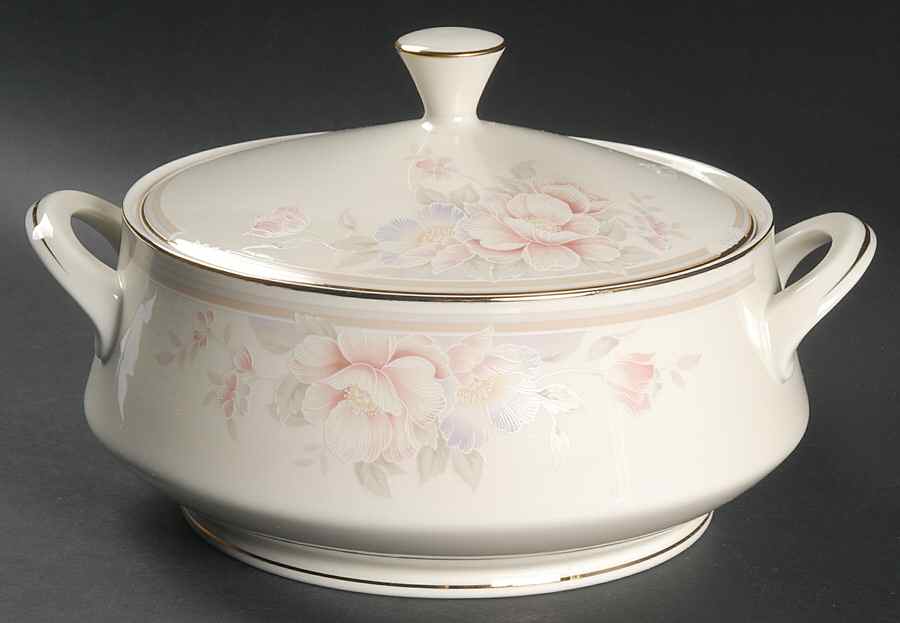 Sonorous Round Covered Vegetable by Seizan-1