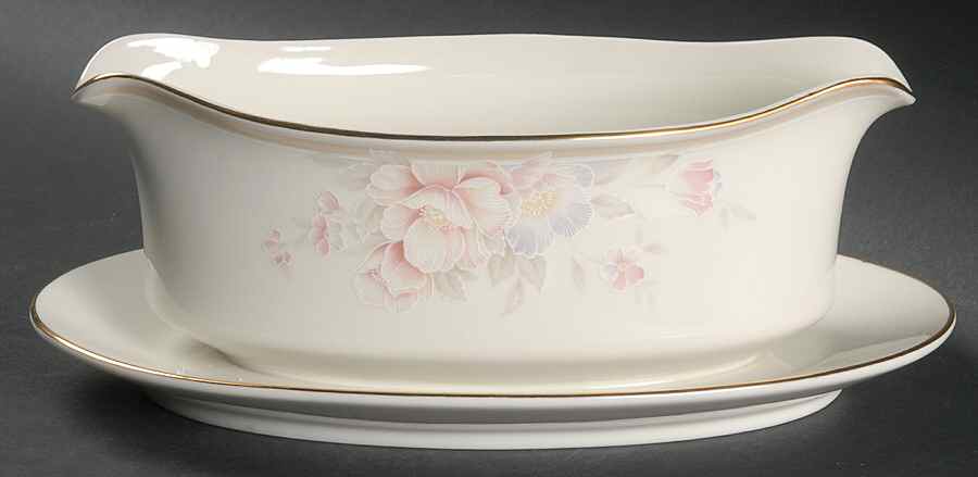 Sonorous Gravy Boat with Attached Underplate by Seizan-1