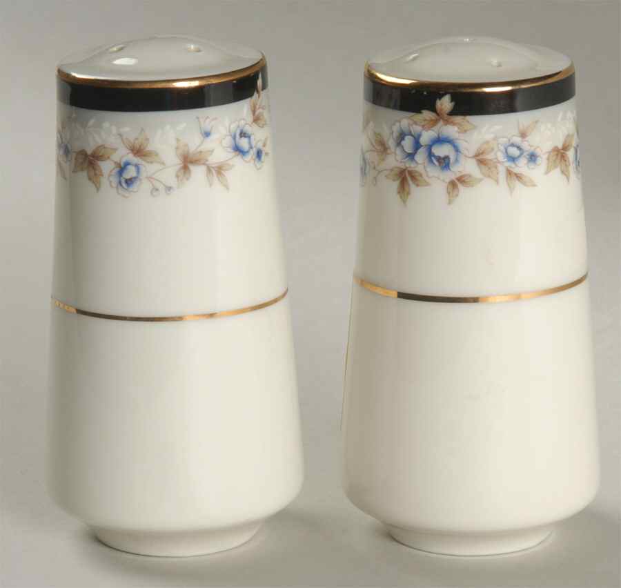 Towada Salt & Pepper Set by Seizan-1