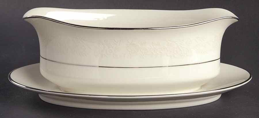 White Oak Gravy Boat with Attached Underplate by Seizan-1