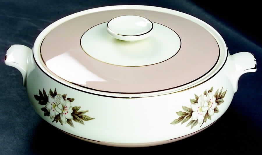 Fair Lady Round Covered Vegetable by Sevron-1