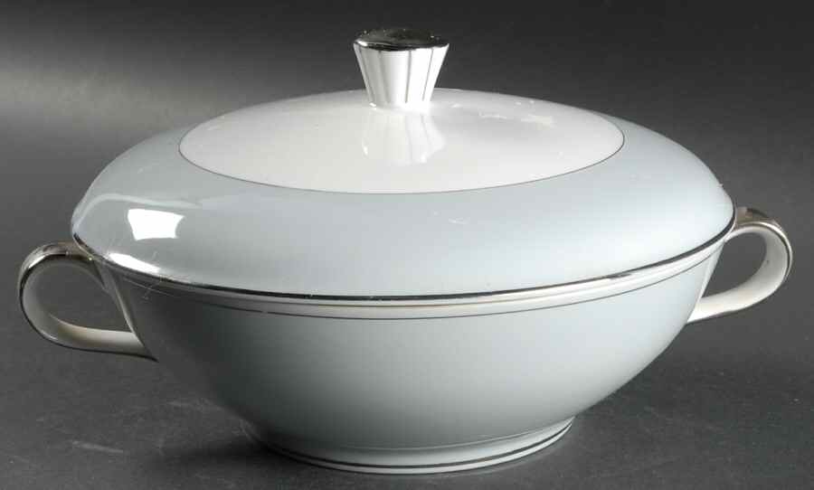 2398 (Coupe) Round Covered Vegetable by Seyei Toki Co-1