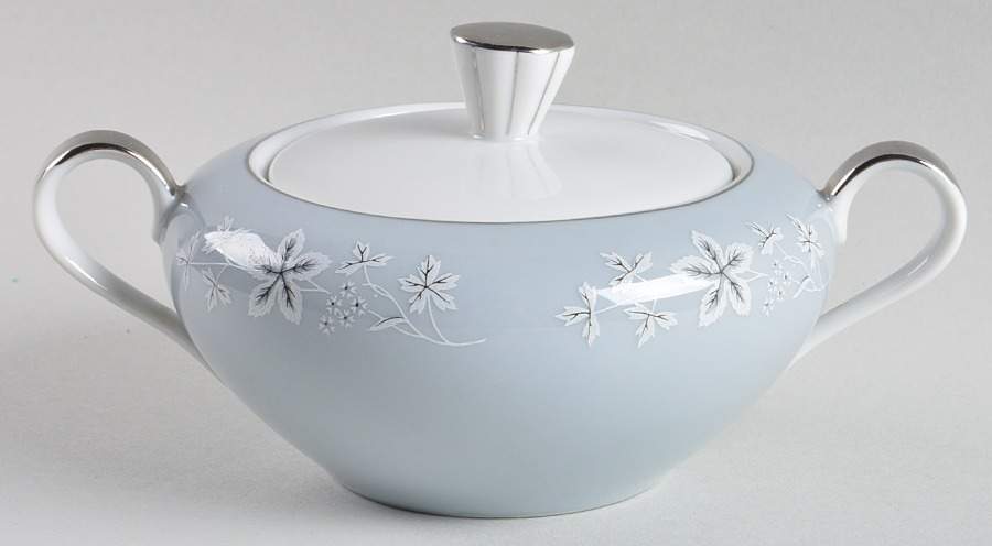 Splendor Sugar Bowl & Lid by Seyei Toki Co-1