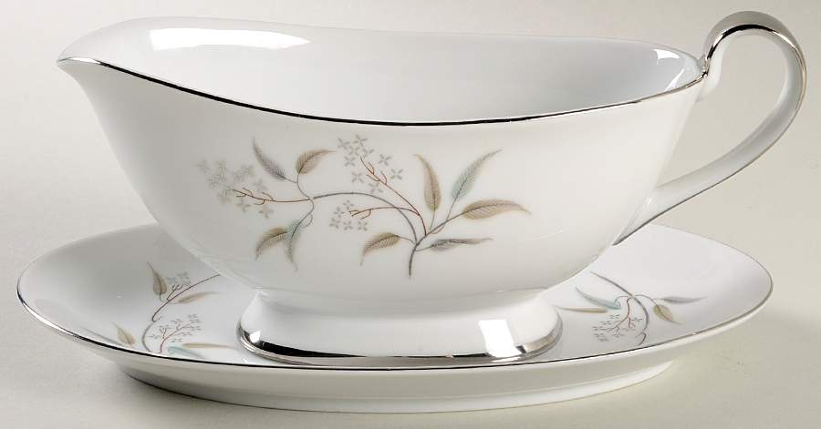 Alyson Gravy Boat & Underplate by Seyei Toki Co-1