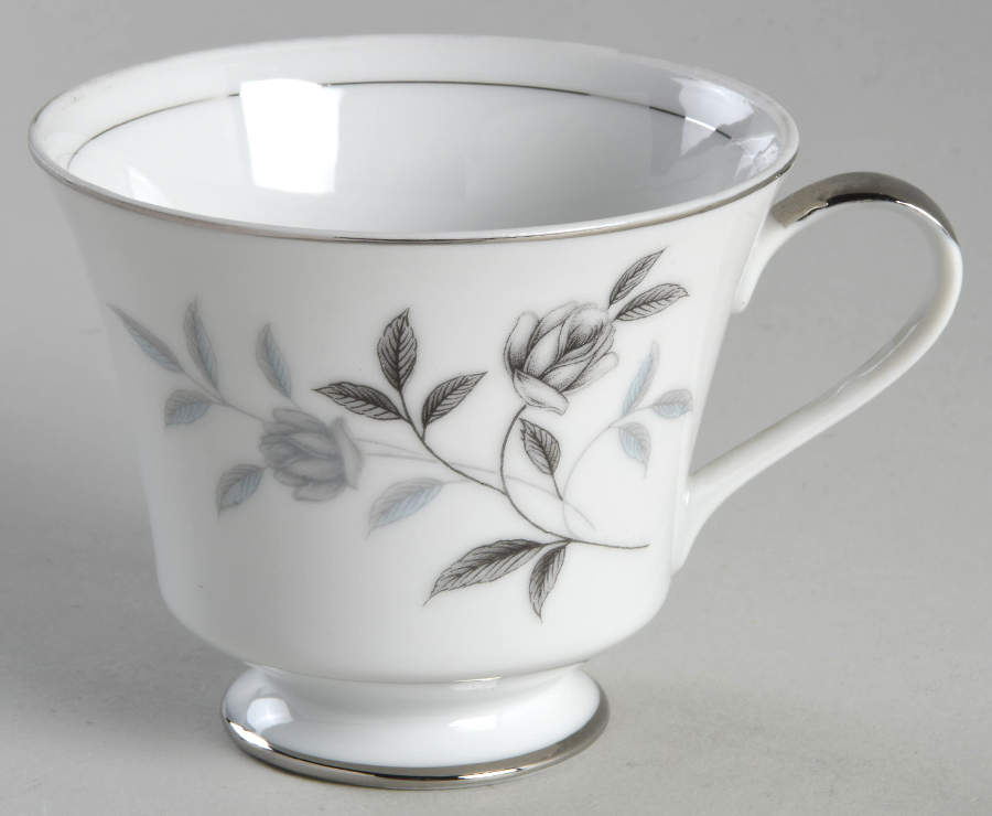 Baronet Footed Cup by Seyei Toki Co-1