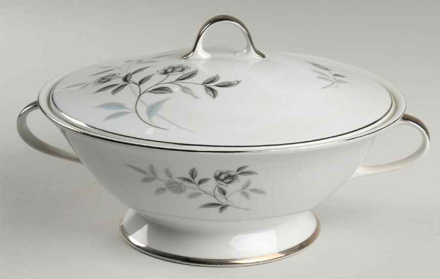 Baronet Round Covered Vegetable by Seyei Toki Co-1