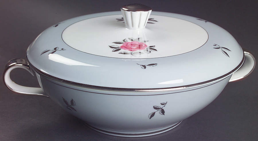 Bella Maria Round Covered Vegetable by Seyei Toki Co-1