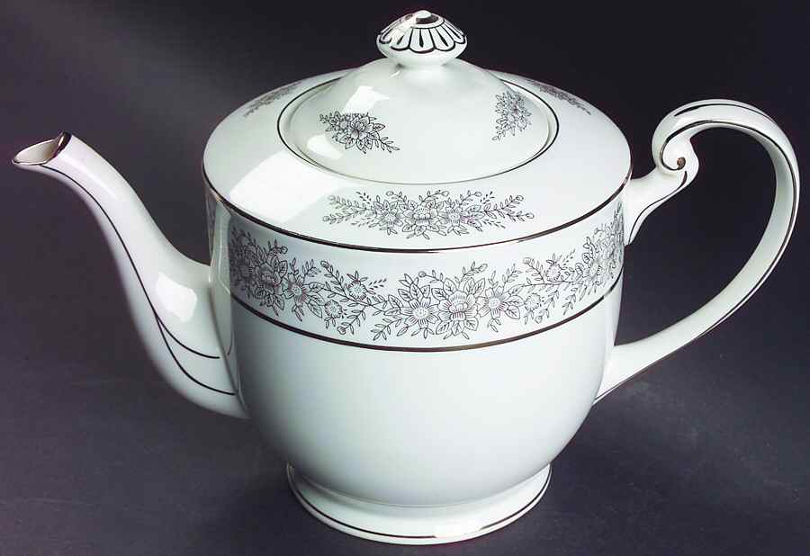 Brilliant Teapot & Lid by Seyei Toki Co-1