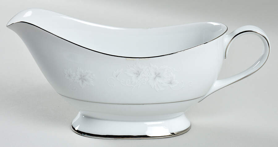 Chateau Gravy Boat by Seyei Toki Co-1