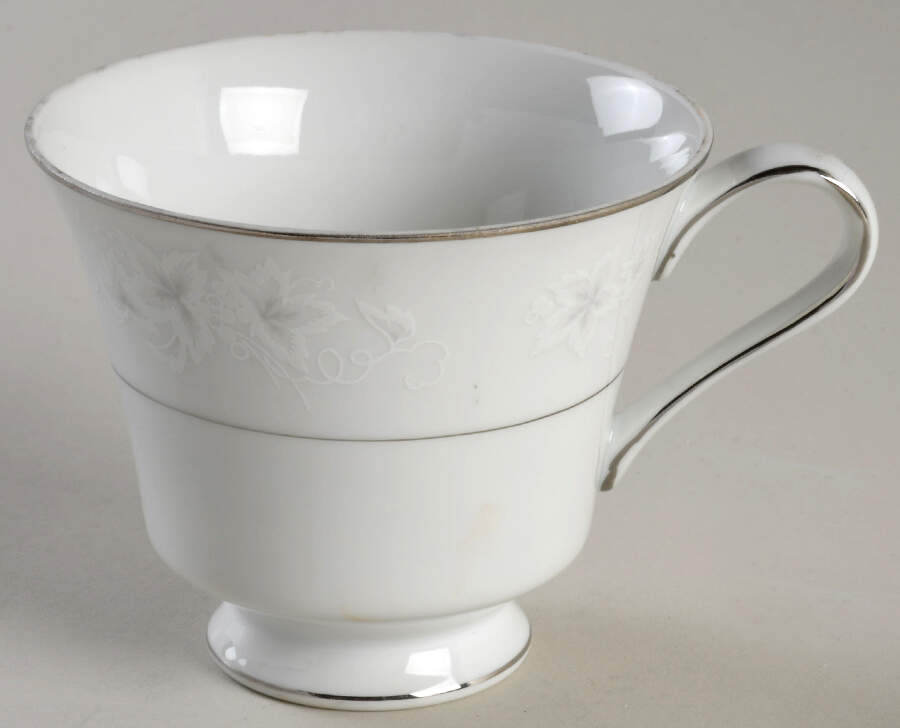 Chateau Footed Cup by Seyei Toki Co-1