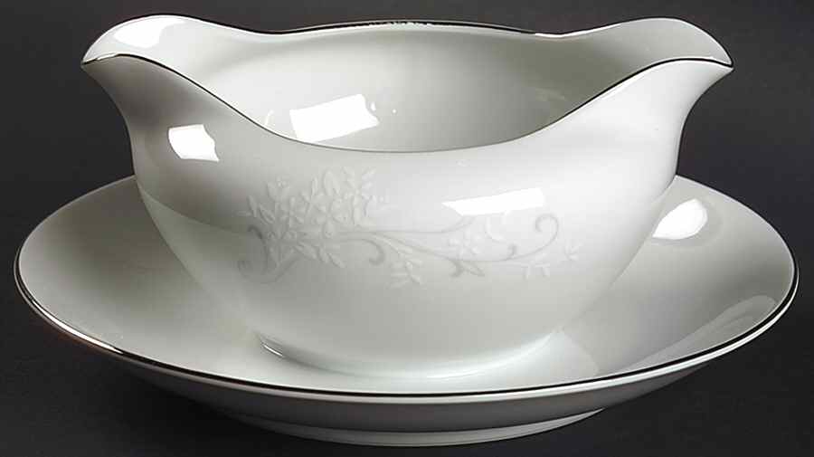 Claudia Gravy Boat with Attached Underplate by Seyei Toki Co-1