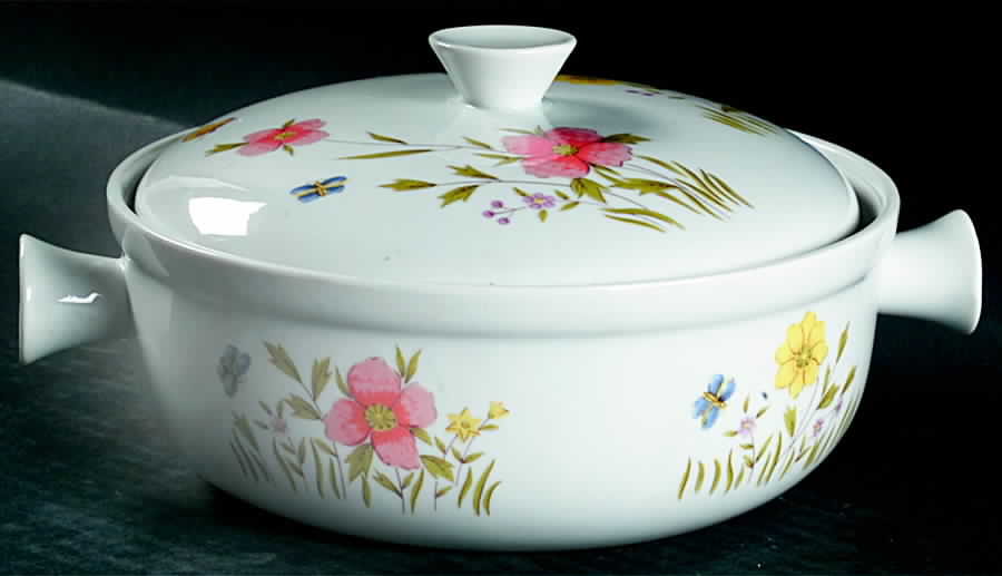 Country Flowers 1 Qt Round Covered Casserole by Seyei Toki Co-1