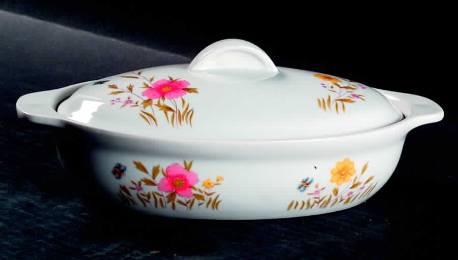 Country Flowers 1 Pint Oval Covered Casserole by Seyei Toki Co-1