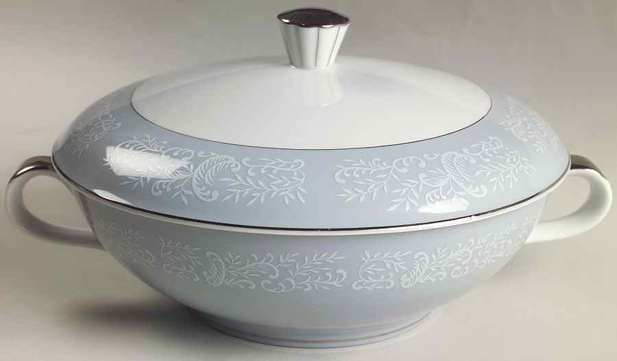 Contessa Round Covered Vegetable by Seyei Toki Co-1
