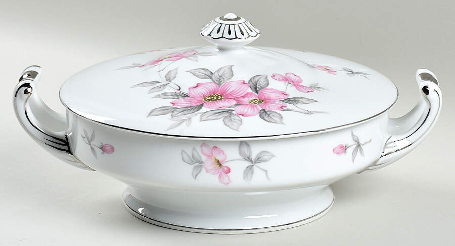 Dogwood Round Covered Vegetable by Seyei Toki Co-1