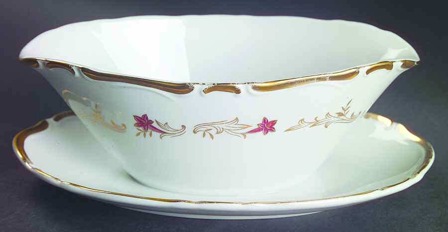 Dochester Gravy Boat with Attached Underplate by Seyei Toki Co-1