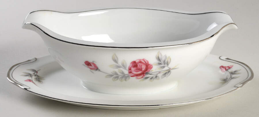 Elegance Gravy Boat with Attached Underplate by Seyei Toki Co-1