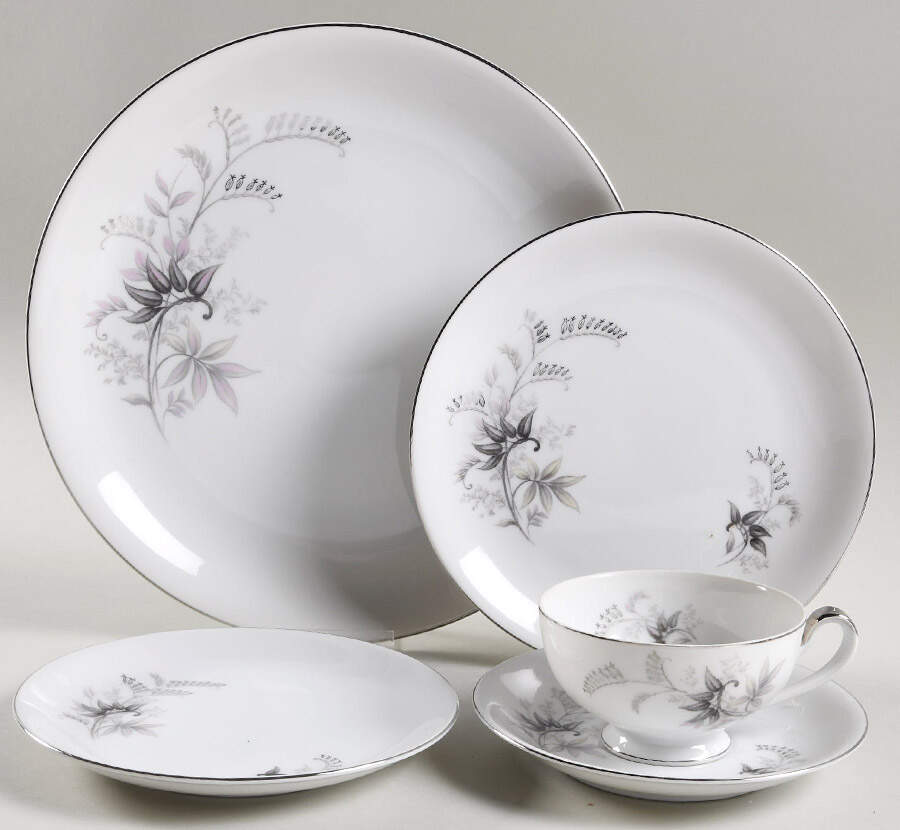Heritage 5 Piece Place Setting by Seyei Toki Co-1
