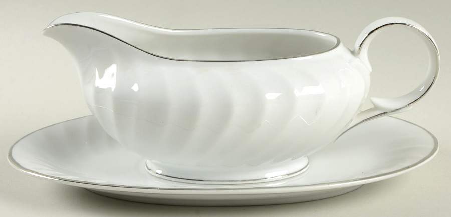 Lorrain Gravy Boat & Underplate by Seyei Toki Co-1