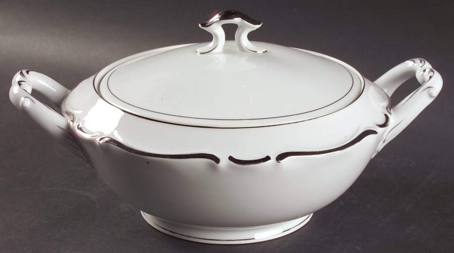 Majesty Round Covered Vegetable by Seyei Toki Co-1