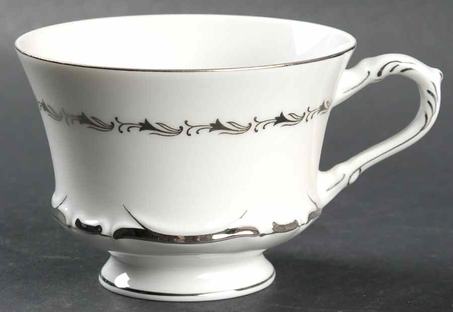 Marquis Footed Cup by Seyei Toki Co-1