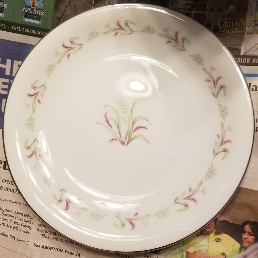 Patrician Dinner Plate by Seyei Toki Co-1