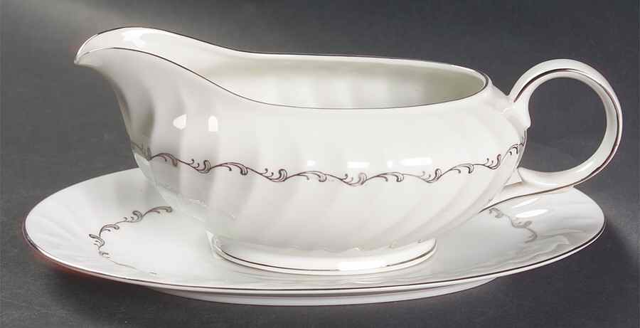 Rhythm Gravy Boat & Underplate by Seyei Toki Co-1