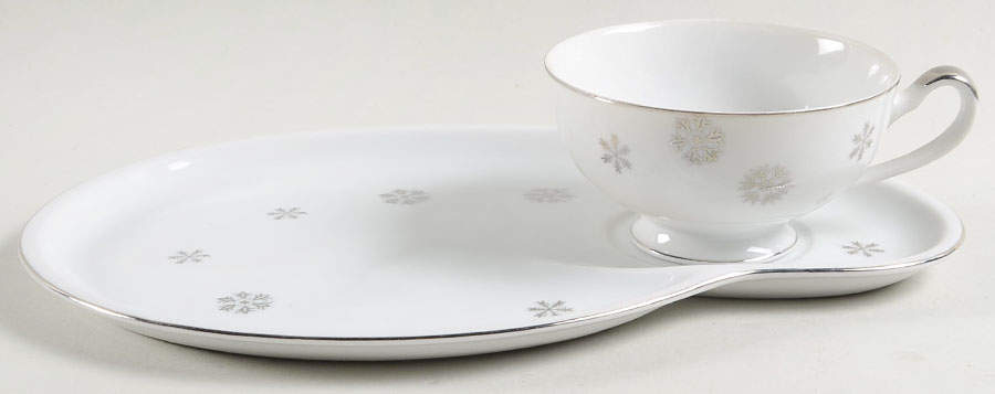 Snowy Snack Plate & Cup Set by Seyei Toki Co-1