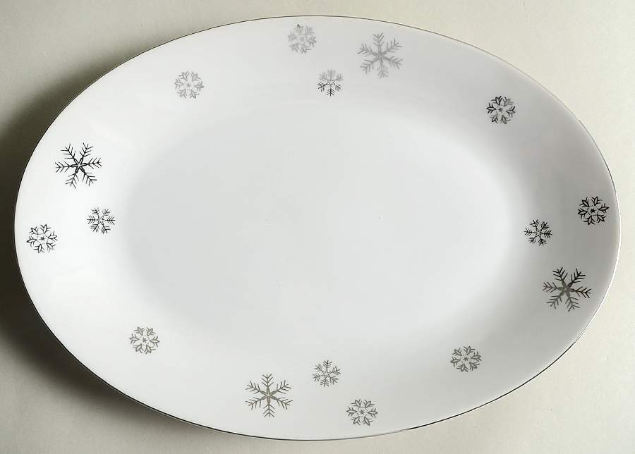 Snowy 12" Oval Serving Platter by Seyei Toki Co-1