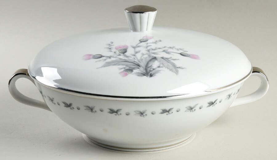Teresa Round Covered Vegetable by Seyei Toki Co-1
