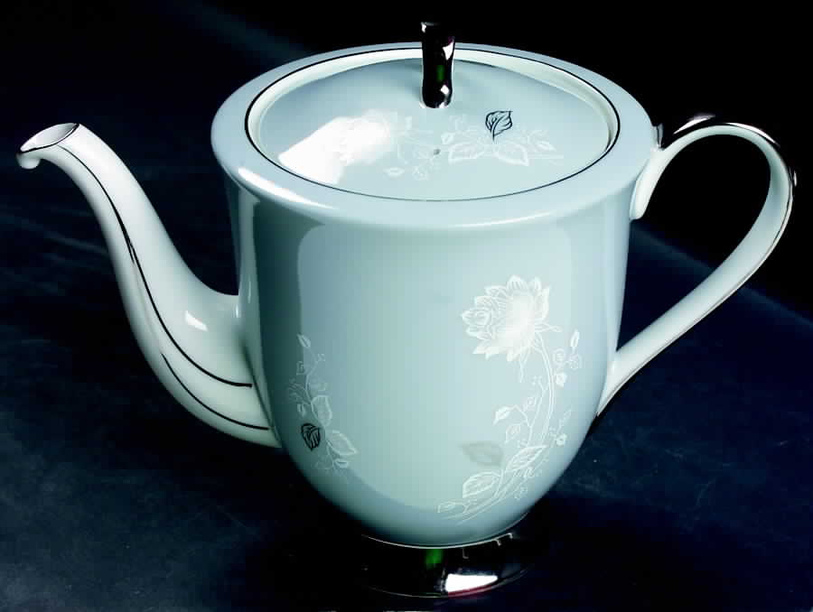 Trousseau Teapot & Lid by Seyei Toki Co-1