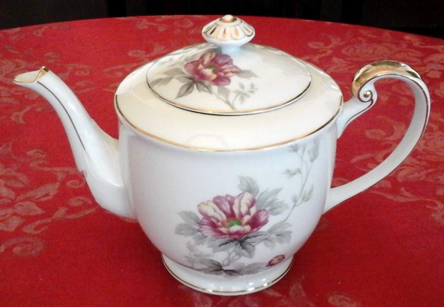 Vivian Teapot & Lid by Seyei Toki Co-1
