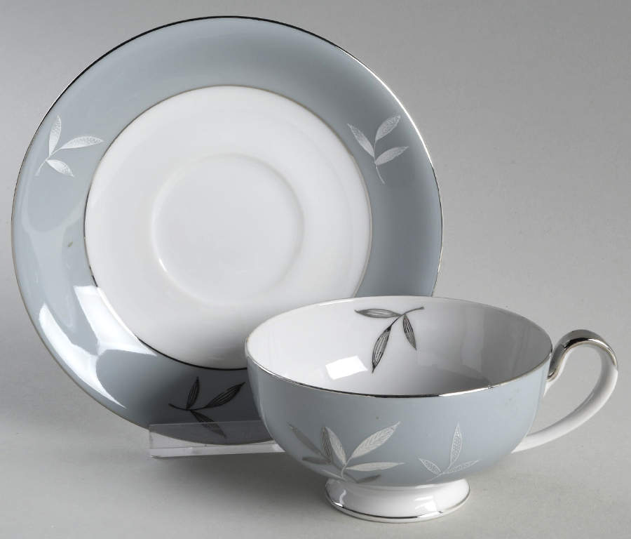 White Leaf Footed Cup & Saucer Set by Seyei Toki Co-1
