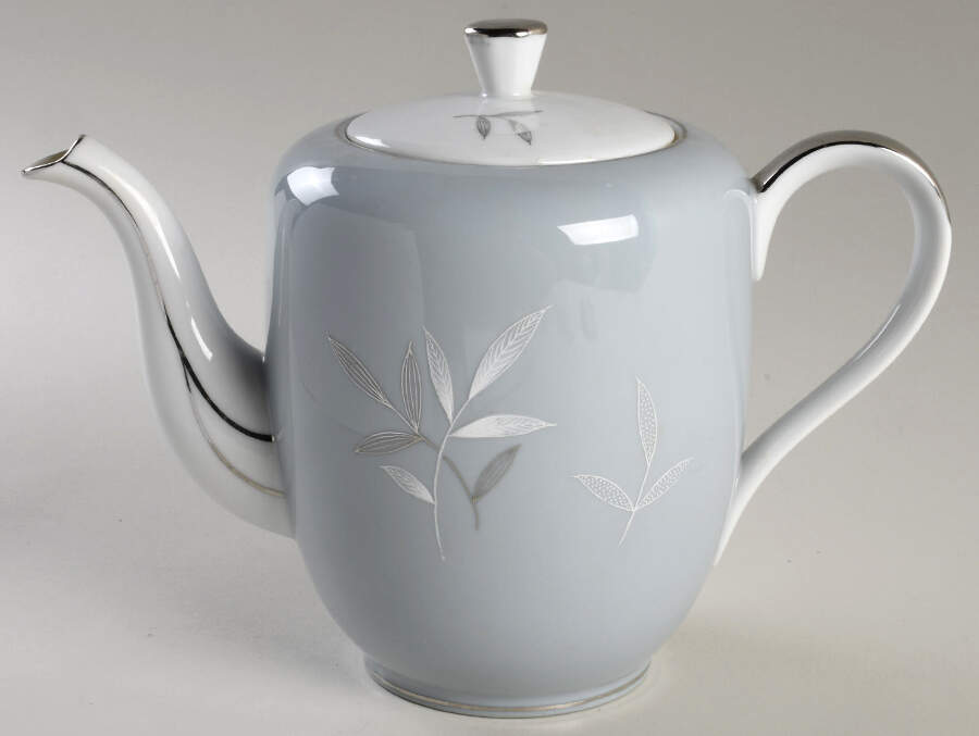 White Leaf Coffee Pot & Lid by Seyei Toki Co-1
