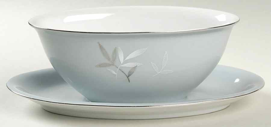 White Leaf Gravy Boat with Attached Underplate by Seyei Toki Co-1