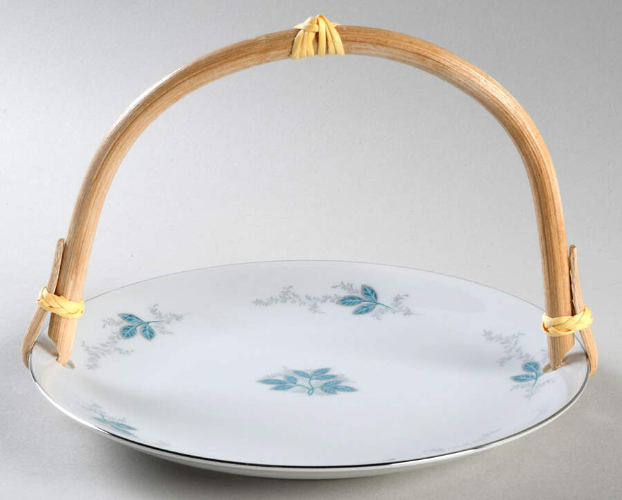 Woodland 5 3/8"-5 5/8" Bamboo Handled Serving Plate  HC by Seyei Toki Co-1