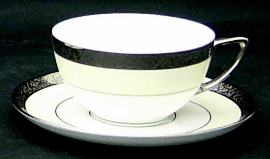 SFR2 Flat Cup & Saucer Set by Stouffer-1