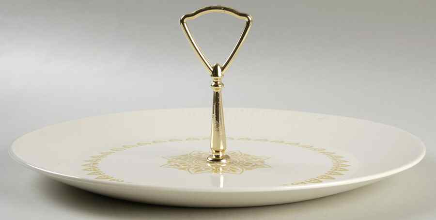 Serenade Round Serving Plate with Handle (CH) by Sheffield-1
