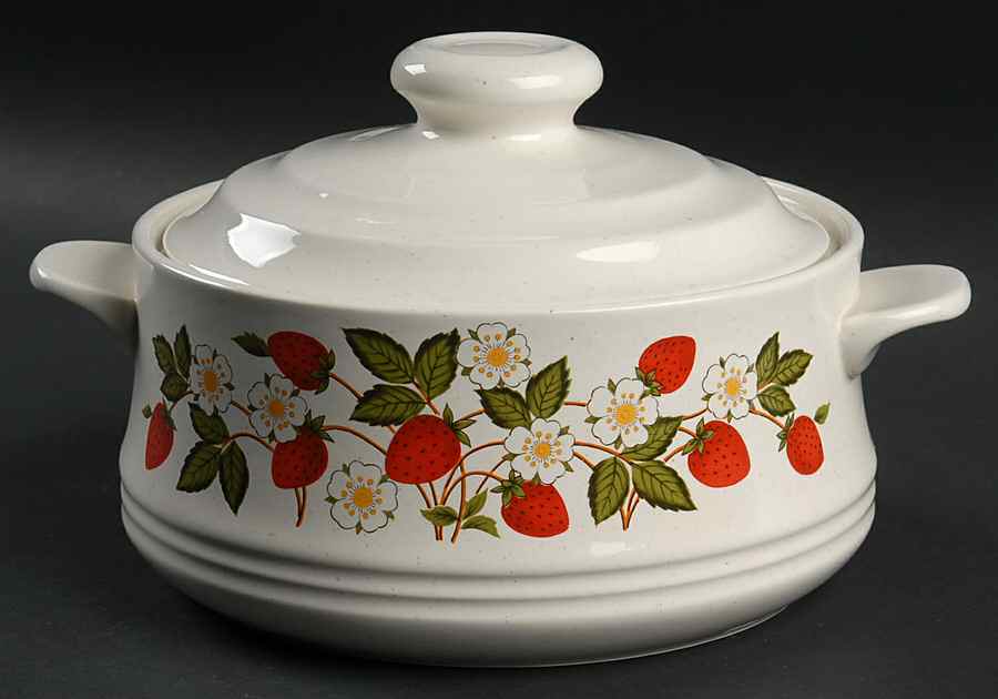 Strawberries N' Cream 1.25 Qt Round Covered Casserole by Sheffield-1