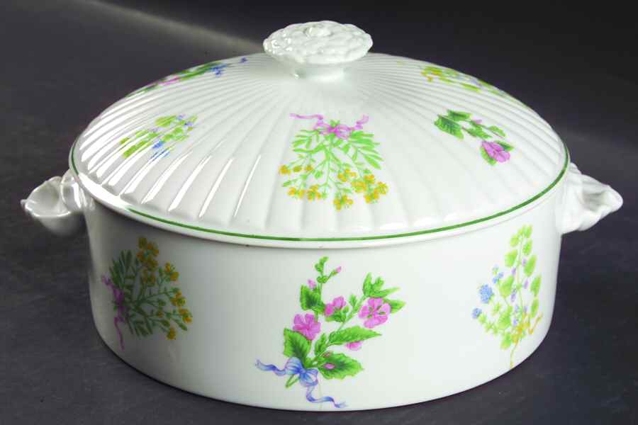 Herb Bouquet 1.5 Qt Round Covered Casserole by Shafford-1