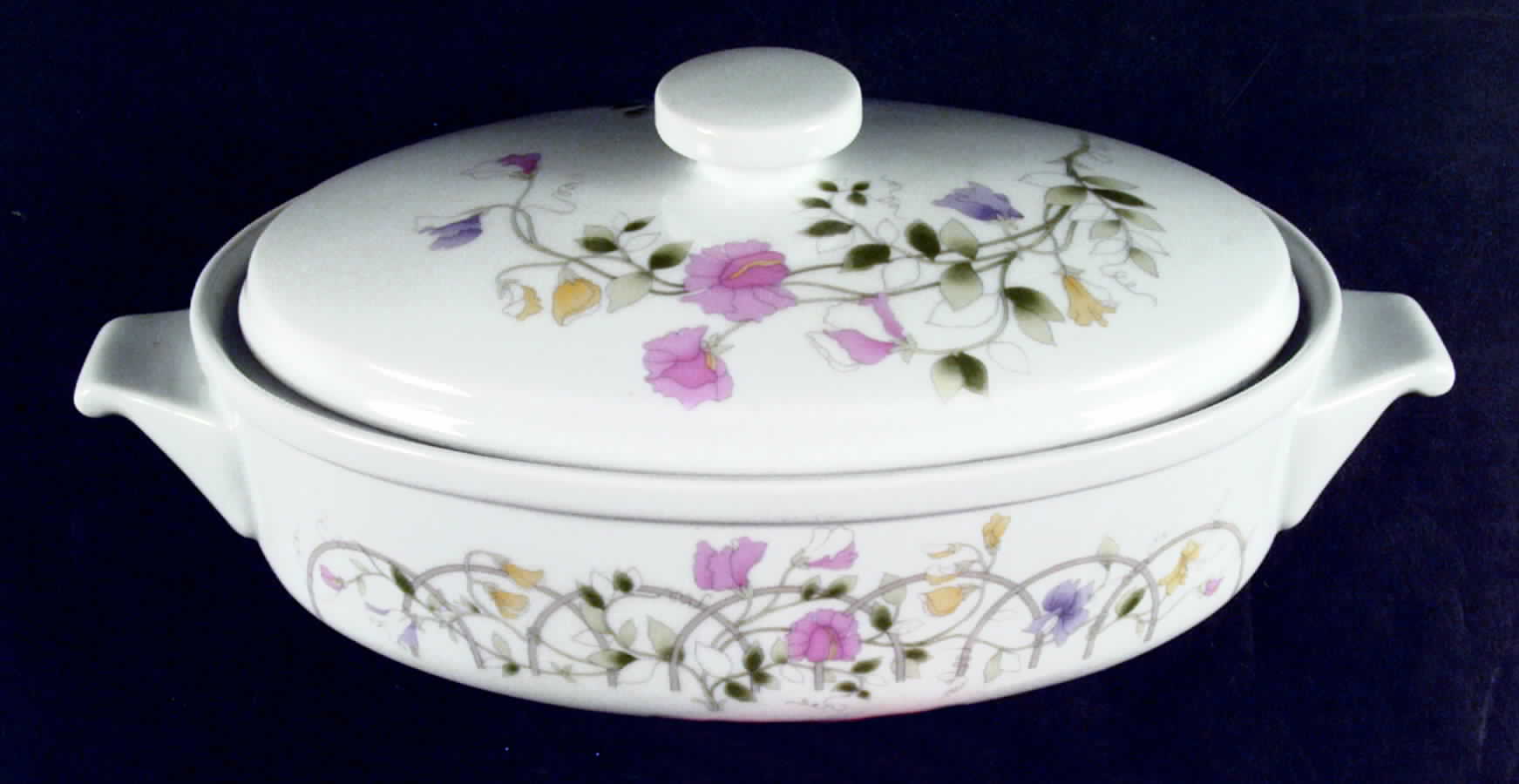 Interlude 1.25 Quart Oval Covered Casserole by Shafford-1