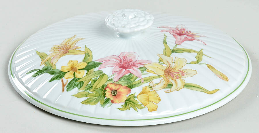 Jade Lily Lid for 2.5 Qt Round Casserole by Shafford-1