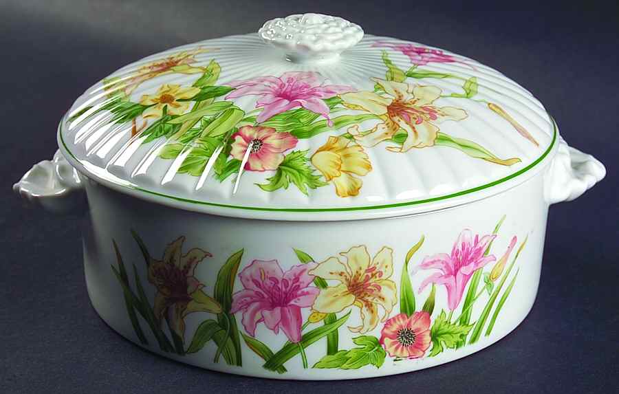Jade Lily 1.5 Qt Round Covered Casserole by Shafford-1
