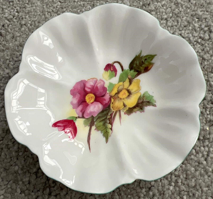Begonia (Dainty Shape) Nut Dish by Shelley-1