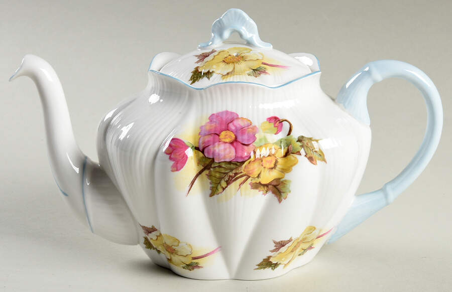 Begonia (Dainty Shape) Mini Teapot & Lid by Shelley-1