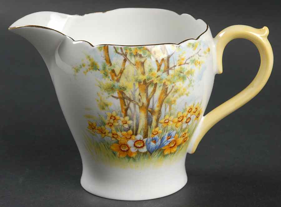 Daffodil Time Creamer by Shelley-1