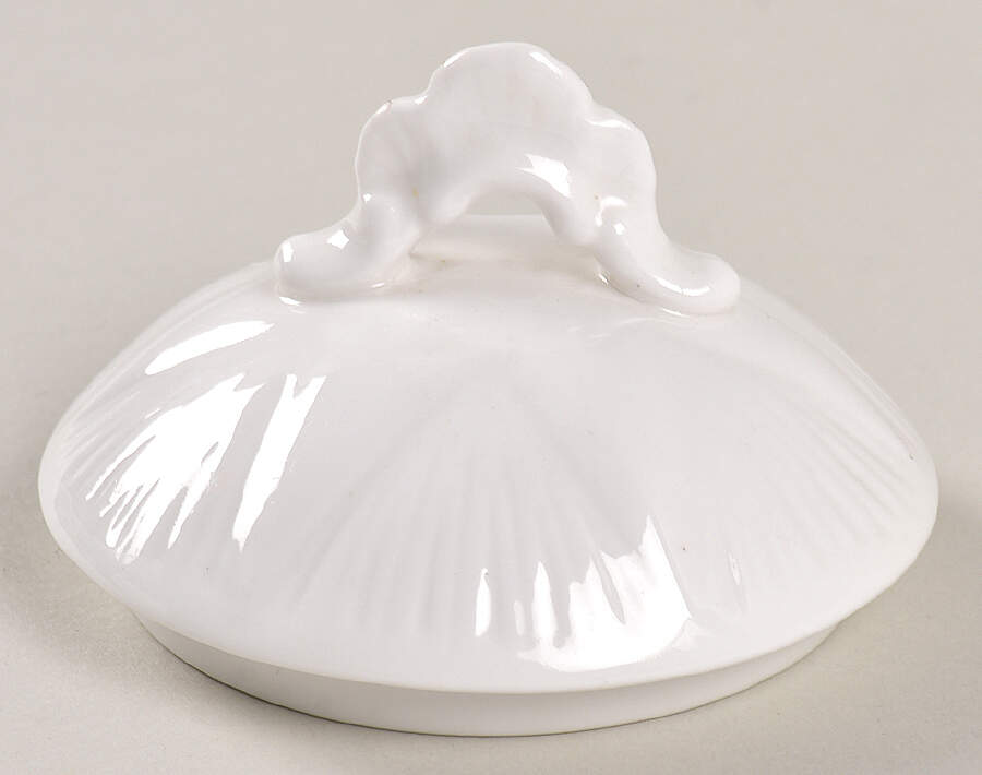 Dainty White (No Trim) Lid for Sugar Bowl by Shelley-1